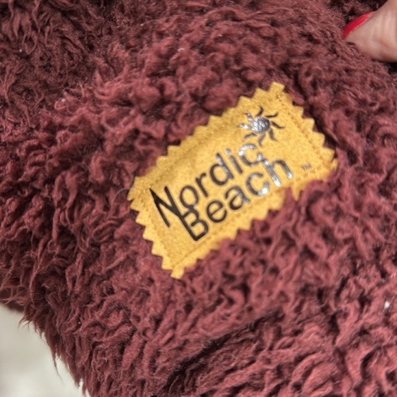 Nordic Beach fuzzy wrap Chocolate Cherry/burgundy One Size Warm Beachy camping - Picture 5 of 9